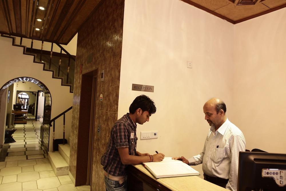 Fabhotel Delhi Darbar Near Karol Bagh Market Eksteriør billede